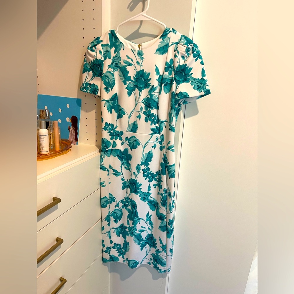Gorgeous Calvin Klein cap sleeve midi dress